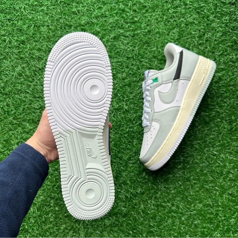 Nike Air Force 1 ‘07 Lv8 Light Silver / Black - Picture 2 of 14